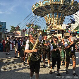 Banner abgesagt: Volksfestauszug - spielbereit 17.30 Uhr